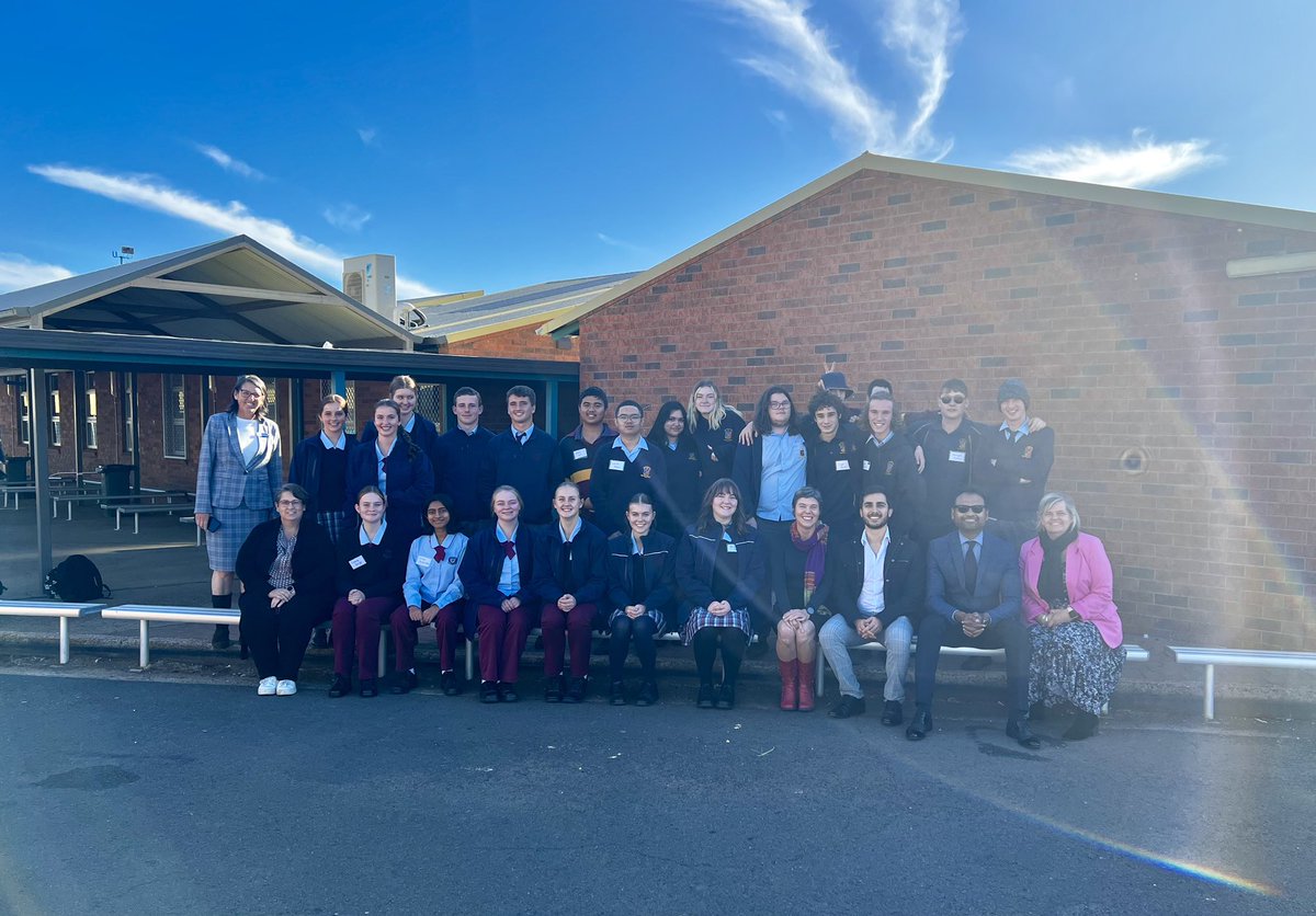 LPuslednik's tweet photo. Amazing day working with science students and staff from   @CEO_BTH 

This authentic research mentor program brings together brilliant young rural minds with world class scientists from the University of Sydney. 

Thanks @sahand119 for inspiring the next generation. https://t.co/pDNuCdqK2X