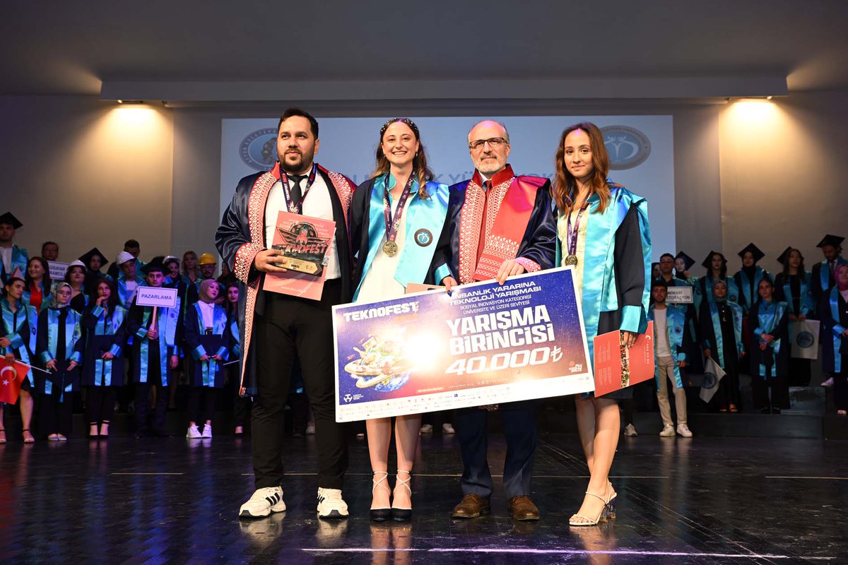 kocatepeuniv's tweet photo. “İnsanlık Yararına Teknoloji Yarışması Sosyal İnovasyan” kategorisinde 1. olan AküBioTek Takım Danışmanı Öğr. Gör. Tamer Aslan ve öğrencilere teşekkür belgesi verildi. Törende; Hatay -Kırıkhan’daki mobil aşevinde gönüllü olarak destek veren Aşçılık Bölümü Öğr. Gör. Tansu Çelik, https://t.co/3Hn977X8Tm