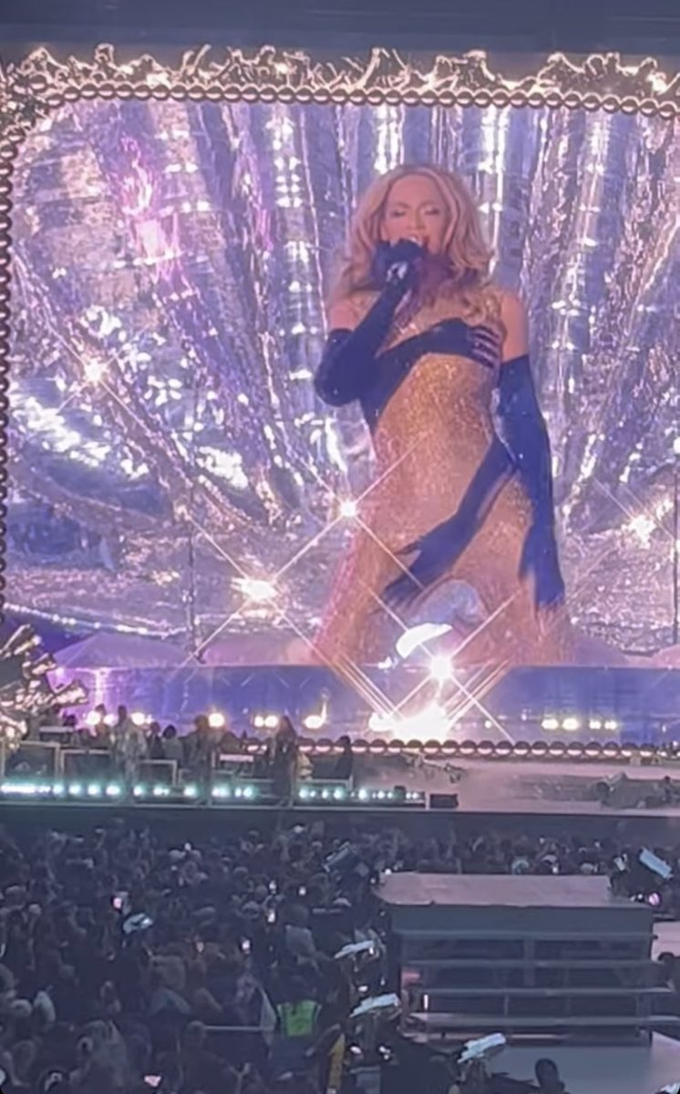 Unreal and fantastic. Beyonce wearing one of Jonathan Anderson’s Loewe designs in London last evening. Very proud. Mum&amp;Dadxxxx