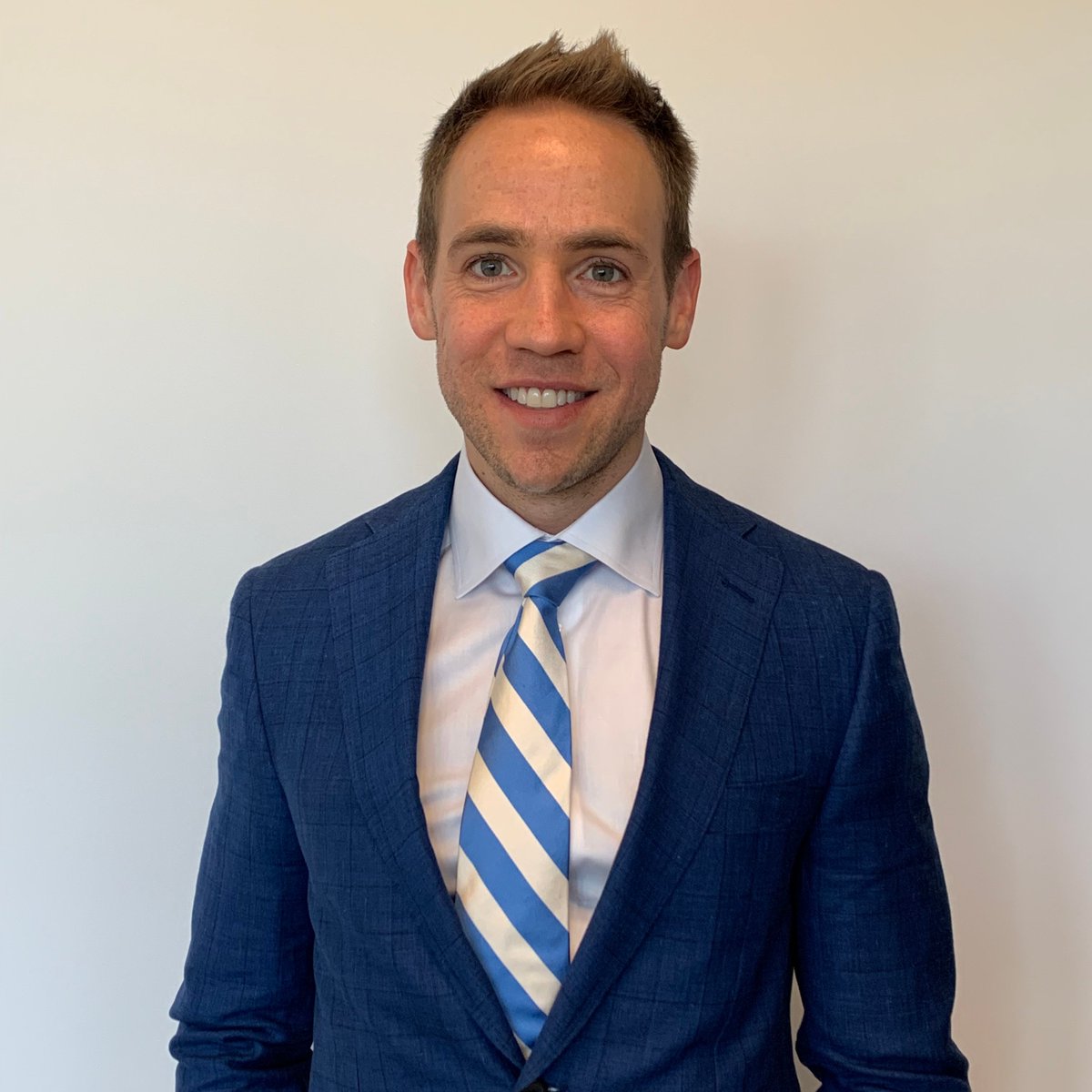 The Dawn of a new Dean  

As of July 1, Professor Nick Rule is #UTM's Vice-Principal, Academic &amp; Dean.

On the latest #ViewtotheU podcast, he talks about his research, his aims for his four-year term &amp; how the imposter syndrome brings value to academia.

tinyurl.com/ytus4yuy