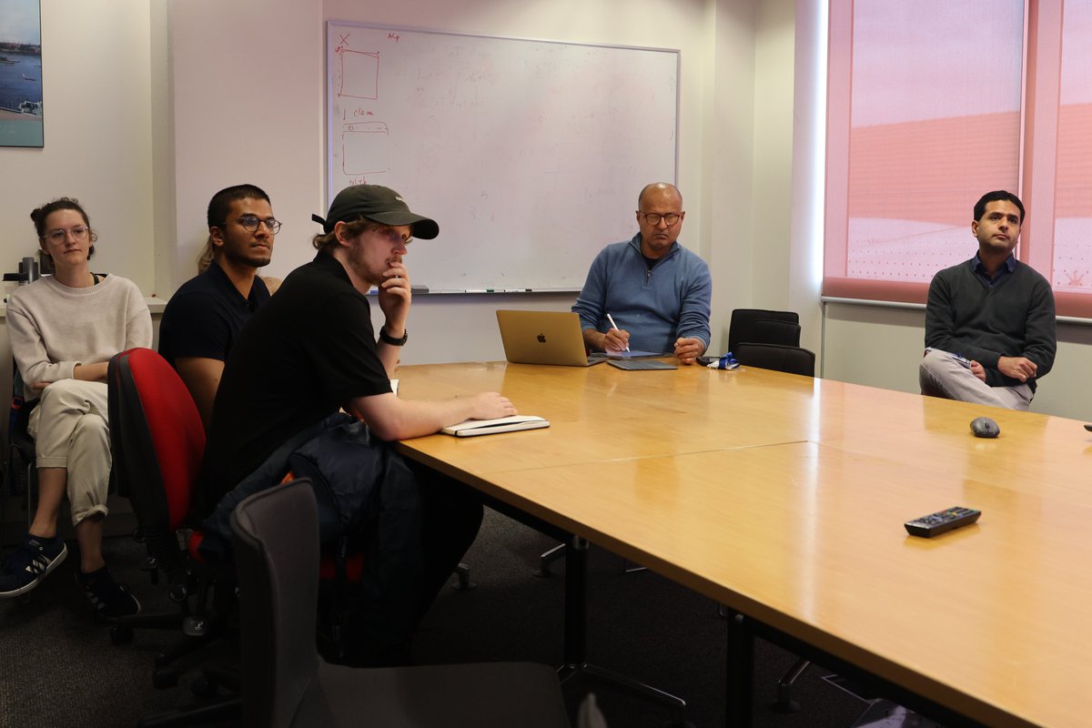 lhmtriet's tweet photo. Today, our Bachelor of Software Engineering honours students showed their half-way progress in Software Engineering Research Project course, run by @alibabar &amp; me @UniofAdelaide @UofA_SET. Special thanks to @SAHealth @crest_uofa @maptek @DefenceScience for great project support. https://t.co/cJb1NHm5Qk