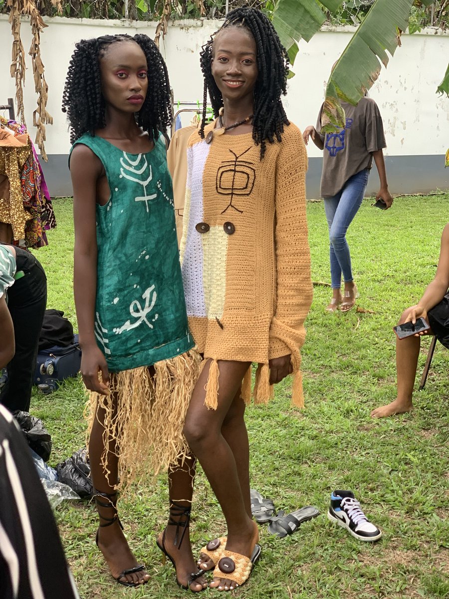 ugoochiemerie's tweet photo. Images from backstage in the concluded #phfw future designers showcase.
Outfit available
Order now 🛍️🛒
#ugoSS #ugoochukwuemerie
#crotchet #handmadefashion #coconutshell #portharcourtfashionweek #designershowcase #ngbritisharts #photography #adirecommunity #adirebatik https://t.co/lJ1oot4fBV