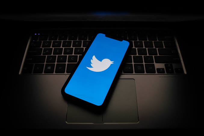 BorderlessWave's tweet photo. Twitter is just like chess.
The rules are same for everyone.
It's fair for all.
The goal is to capture attention.
Keep Doing It.
#marketing #marketinghacks #twitter #growth #growtmindset https://t.co/jEvnmoyGDG