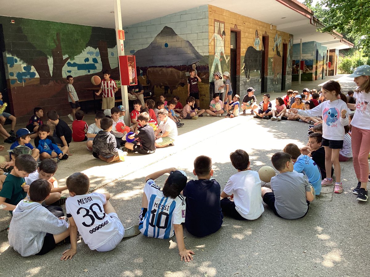 Lizarran primeran, hau da hau, paraje zoragarria <a href="/Beg34Xabi/">Maisu Xabi</a> <a href="/beg34inigo/">Iñigo Azkueta</a> <a href="/beg34Alaitz/">Andereño Alaitz</a>