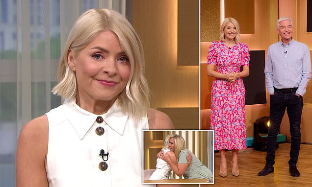 'All of us gave our love and support to someone who was not telling the truth': Holly Willoughby addresses Phillip Schofield scandal on This Morning for the first time trib.al/rP8kxMh