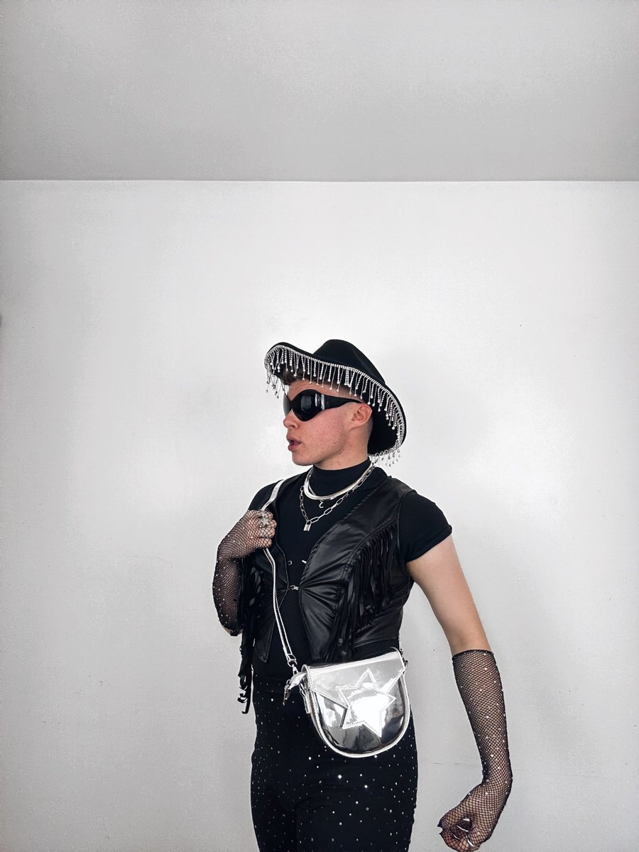 #RENAISSANCEWOLRDTOUR FIT. 🪩