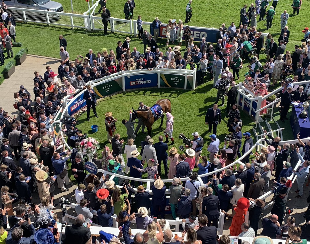 Claire Warman tweet media