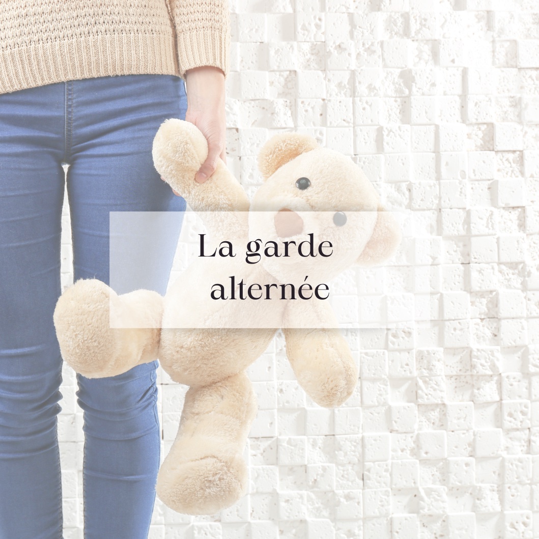 La garde alternée 👩👶❌👶👨

En cas de divorce, on peut fixer la résidence des enfants soit en alternance, soit chez l’un des parents 🏘. En cas de désaccord des parents 💢, c’est le Juge qui fixe la résidence 👨‍⚖️.