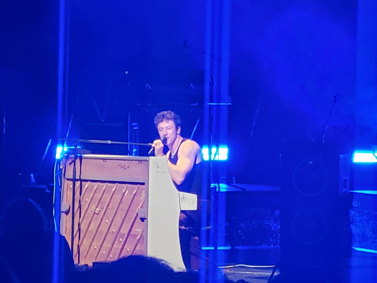 leannc92's tweet photo. First time seeing @MoncrieffMusic last night. You where amazing. Looking forward to seeing you again https://t.co/Z580EX23Lu