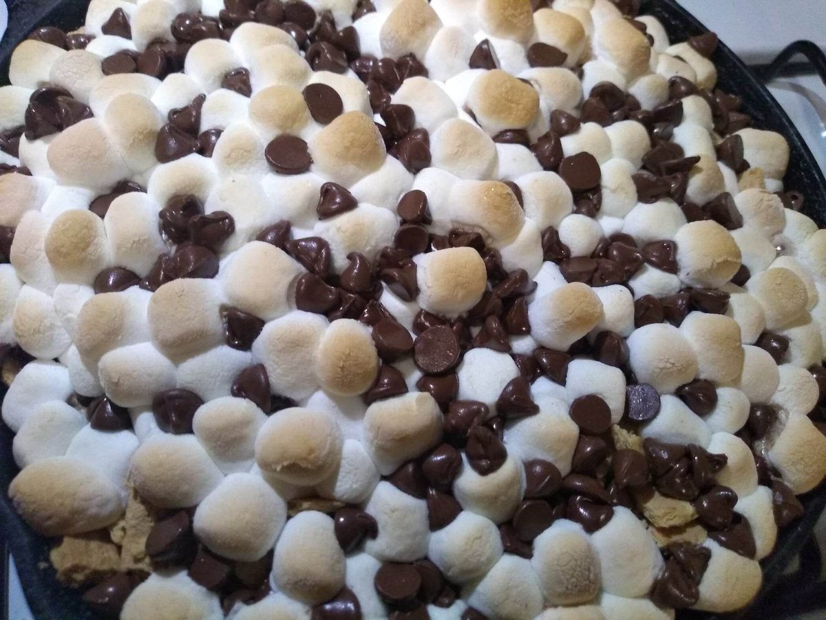 Sue's Diner: Easy S'mores Dessert
#BryonySeries #SuesDiner #smores #RecipeOfTheDay #dessert #recipes
bryonyseries.blogspot.com/2023/05/sues-d…