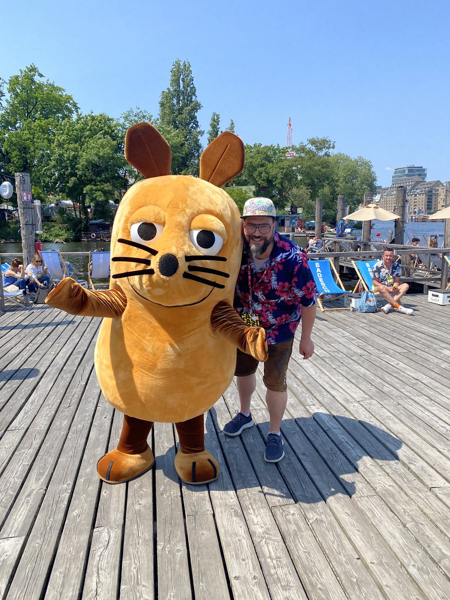 Nach einer spannenden Session vom <a href="/WDR/">WDR</a> Innovation Lab noch eben den Fanboy raus gelassen. <a href="/DieMaus/">Maustria</a> 🥰 #rp23