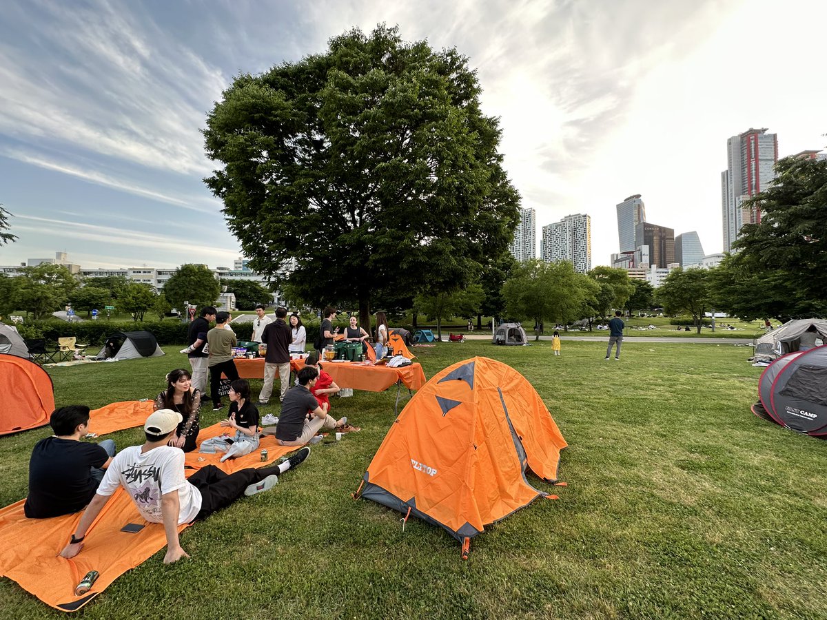 degame_l2y's tweet image. DeGame @ ETH Seoul📢
Nice to see all the builders ♠️
More communities is coming up on degame.com 🔳
#ETHseoul #buildasia #gamefi