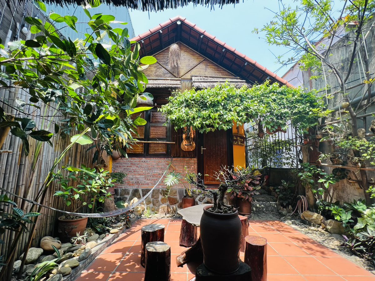 Have you visited Your House Homestay yet?
📌A Homestay is worth you to 'stand out' with comfort and thoughtfulness. A beautiful small garden not to be missed for those who are passionate about capturing virtual live parrots.
#YourHouse #homestay