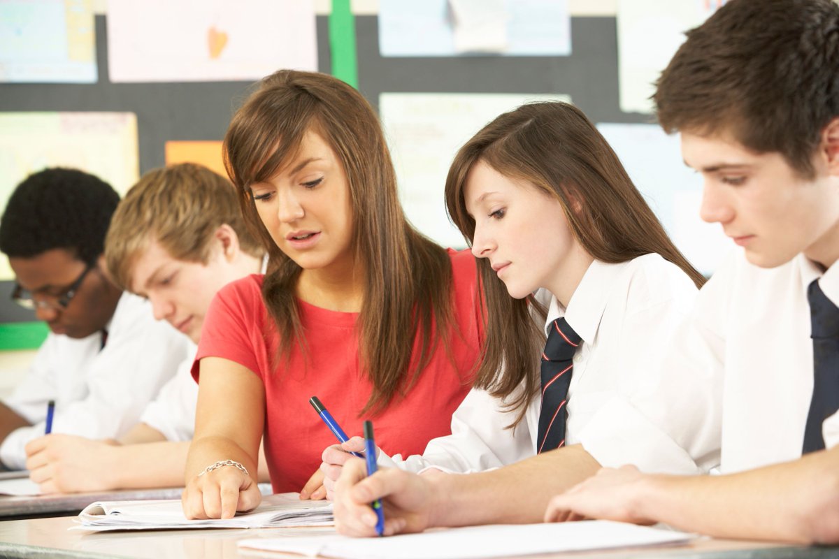 Five people will be able to gain the skills needed to qualify as a secondary school teacher on the Isle of Man from September. The places on the #IQTS programme are for aspiring #English, #maths or #science teachers, and all tuition fees will be paid 👉 ow.ly/pE3K50OFr3X