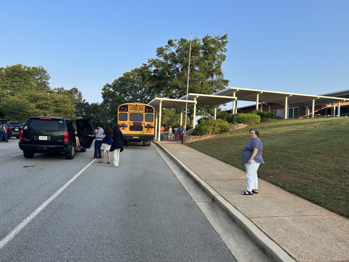 GSCSFedProg's tweet photo. And we are off! GSCS 2023 Summer Lit Camp is officially LIT! #LIT4Learning @GriffinSpalding @SayItLoudSupt https://t.co/jwNkQsKwSa