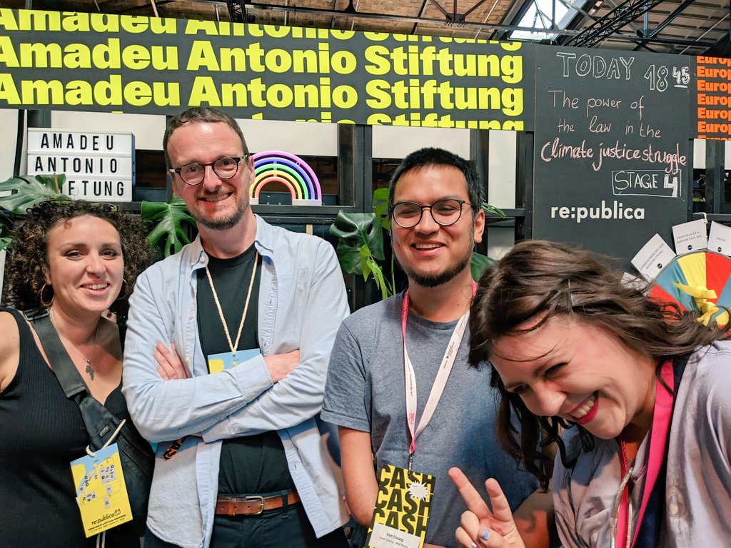 Amadeu Antonio Stiftung (@amadeuantonio) on Twitter photo Gemeinsam für ein besseres Internet, für Alle! Wir melden uns von der <a href="/republica/">re:publica</a>, kommt an unserem Stand vorbei, wir haben Jutebeutel gegen #Antisemitismus, unser neues Tool gegen #HateSpeech Modsupport und überhaupt die stabilsten Demokratieverteidiger*innen der Messe! Gemeinsam für ein besseres Internet, für Alle! Wir melden uns von der <a href="/republica/">re:publica</a>, kommt an unserem Stand vorbei, wir haben Jutebeutel gegen #Antisemitismus, unser neues Tool gegen #HateSpeech Modsupport und überhaupt die stabilsten Demokratieverteidiger*innen der Messe!