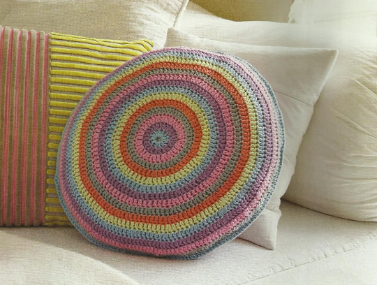 DDCrochetDesign's tweet photo. Crochet Rainbow Round Cushion Pattern ๐๐
#eveningcrafts #crochet #yarn #wip #MHHSBD #sofa #giftmaking #cosy #yourbiz #handmadehour https://t.co/OY6T09UxjL https://t.co/BkZyjT9fBg