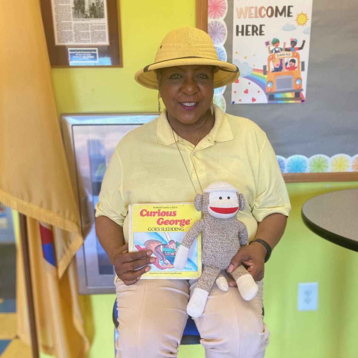 samsmithschool's tweet photo. We are kicking off our summer reading program with "dress like your favorite story character" day! Elementary families - your child's summer reading project materials will be sent home today. #summerreadingproject #cityproud #citystrong https://t.co/KVHMUiV5dk