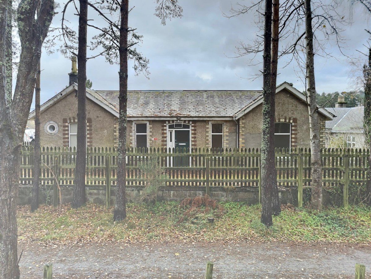 Galbraith_ABD's tweet image. UNDER OFFER | THE OLD STATION BUILDING 🚂

Do you have a penchant for one-off properties? We have a varied selection of interesting and exciting listings being prepared for market. 

Contact us on 01224 860710. We&apos;d love to keep in touch.

#ExpertsInOurField #DeesideRailwayLine