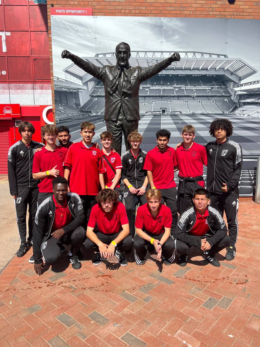 DEVELOPMENT 🇺🇸🇬🇧🇹🇿 What a way to start our 04 Boys’ week in Liverpool - a tour of Anfield! 😍 

They're in the UK for a training week ahead of Far West Regionals 👊

Still looking for a new team? ⏬
📲 Direct Message
📩 info.usa@7eliteacademy.com

#7EliteSABA | #PlayerPathway |