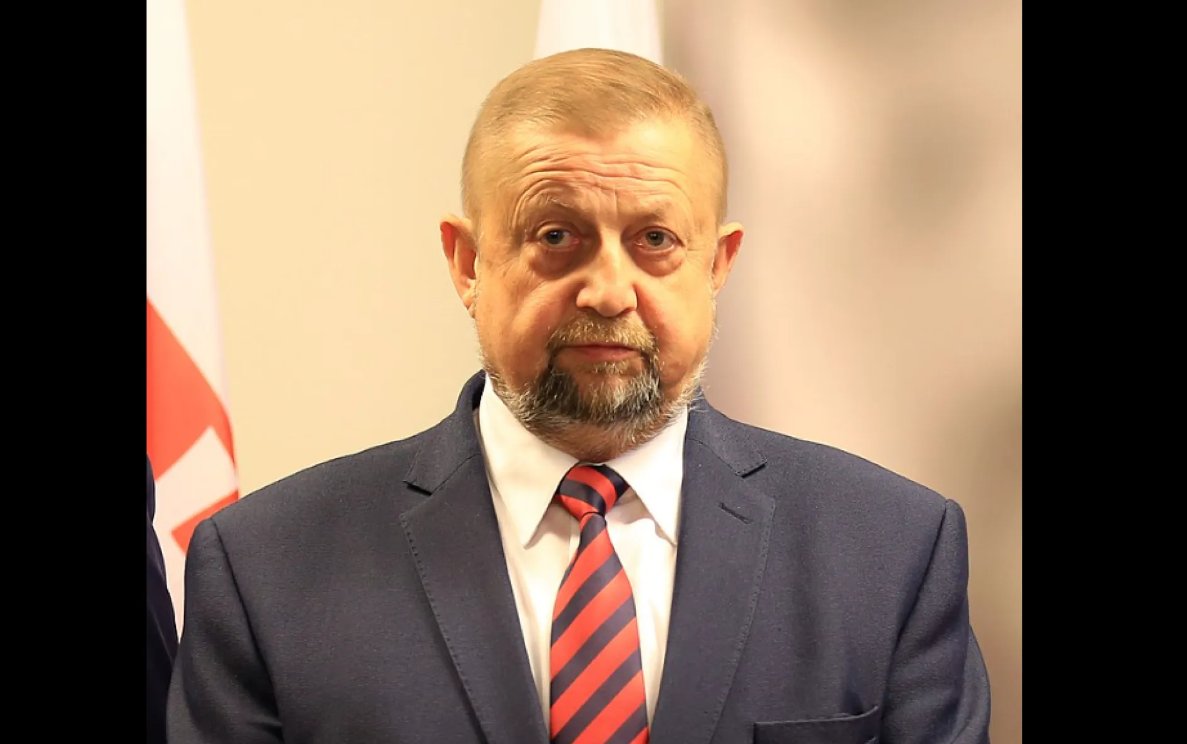 echo24cz's tweet photo. „Putin jedná v souladu s právem.“ Bývalý soudce půjde za schvalování invaze před soud. #Harabin #invaze
Více: https://t.co/AWMUI5GTSm https://t.co/csMBu8Anr2