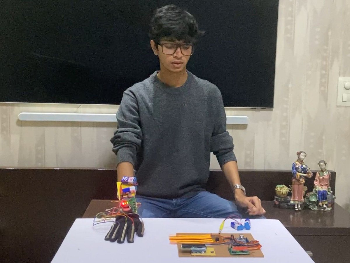 Today would have been the 137th birthday of Kurt Hahn, whose ideas about education inspired the creation of Round Square. To mark the occasion, we are delighted to announce the winner of our annual Kurt Hahn Prize, which recognises exceptional service to others: Vihaan Agarwal