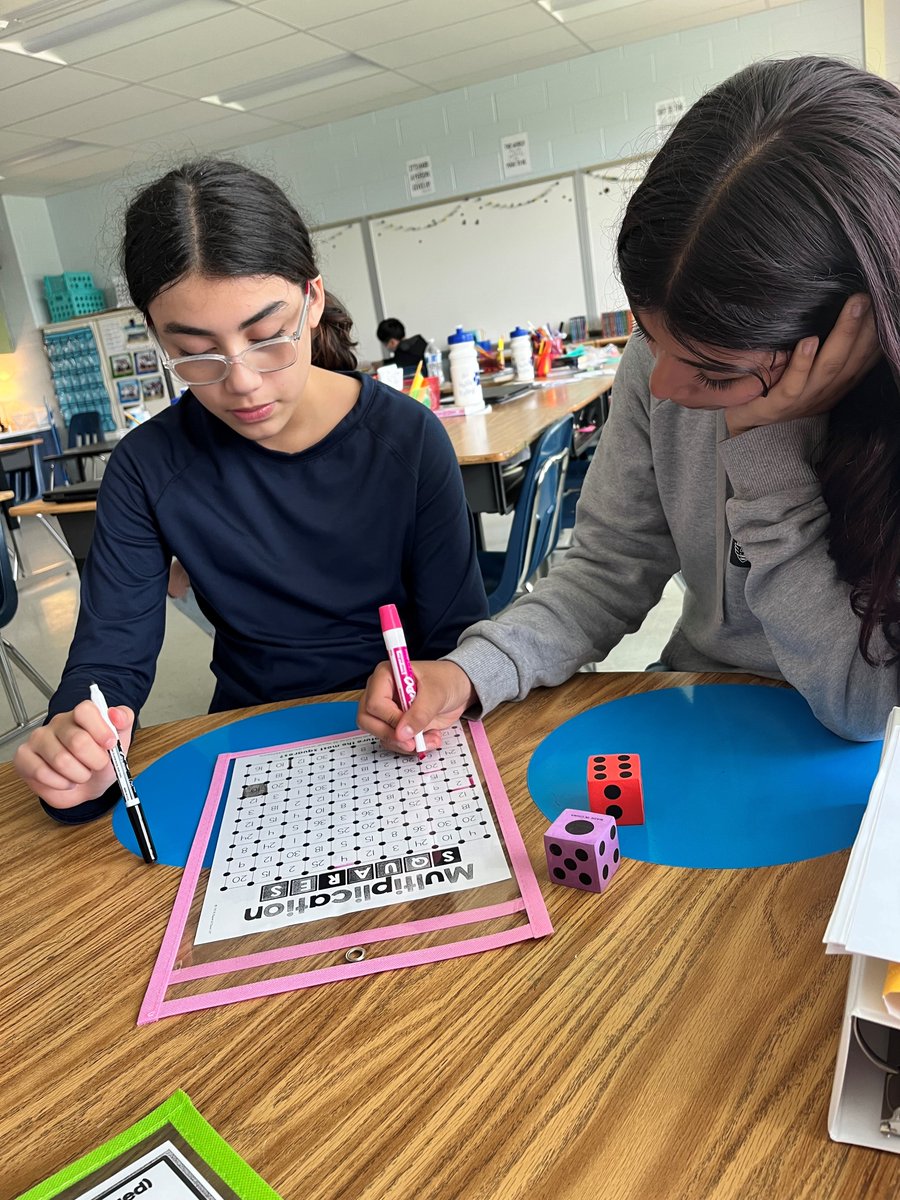 HyblaValley6th's tweet photo. Who will capture the most multiplication squares?! @HyblaValleyES #HyblaValleyHuskies https://t.co/zj7ZlsEgLu