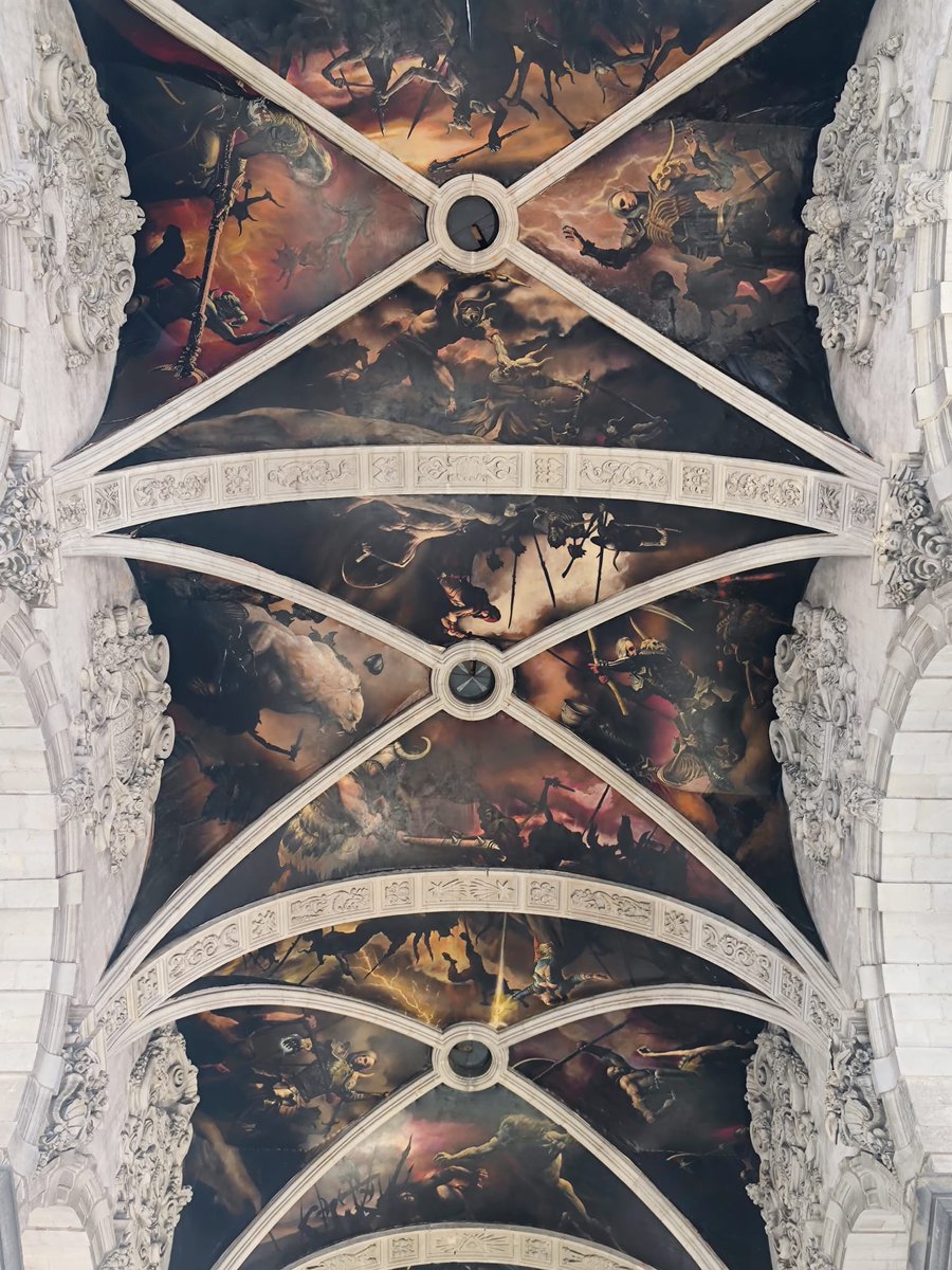 Sim0n_Web's tweet image. Je suis allé voir l’église de #DiabloIV le WE passé !😍 
J’ai pu découvrir le travail de Adam Miller (4ème photo), un peintre baroque contemporain, c’était vraiment top ! Si le sujet vous intéresse :tiktok.com/@simon_web/vid…