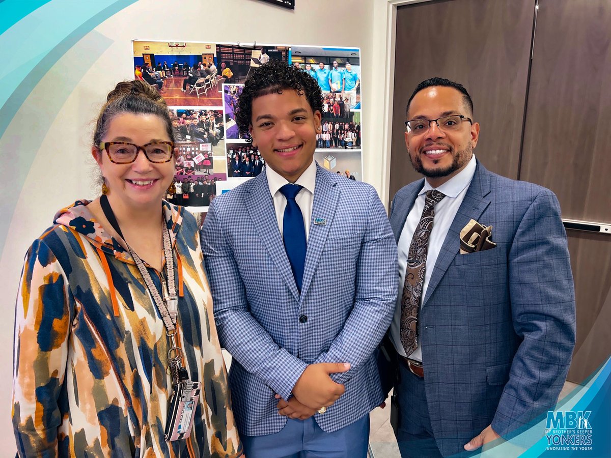 #YPSMBKSeniorSendOff2023
Asst. Supt. Mrs. Judon and Asst. Supt. Dr.Hernandez congratulate NYS MBK Fellow, Alvin Martinez, on his scholarship to the University of New Haven, CT. -
-
#WeAreMBK #YonkersNY @MBK_Alliance
@YPScommunity @SuptQuezada @LissetteCC13 
@YonkersSchools…