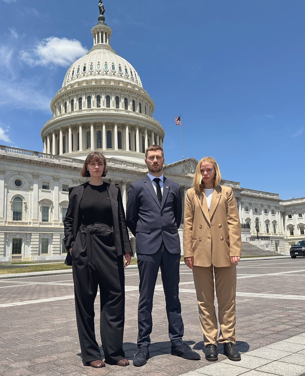A sergeant of @azov_media who was on Azovsteel, was in captivity, released on December, Arseniy Fedosiuk, his wife Yulia, a deputy head of @AzovstalFam and me have started our advocacy campaign in American Congress in D.C. 🇺🇸🤝🇺🇦

#FreeAzovstalDefenders