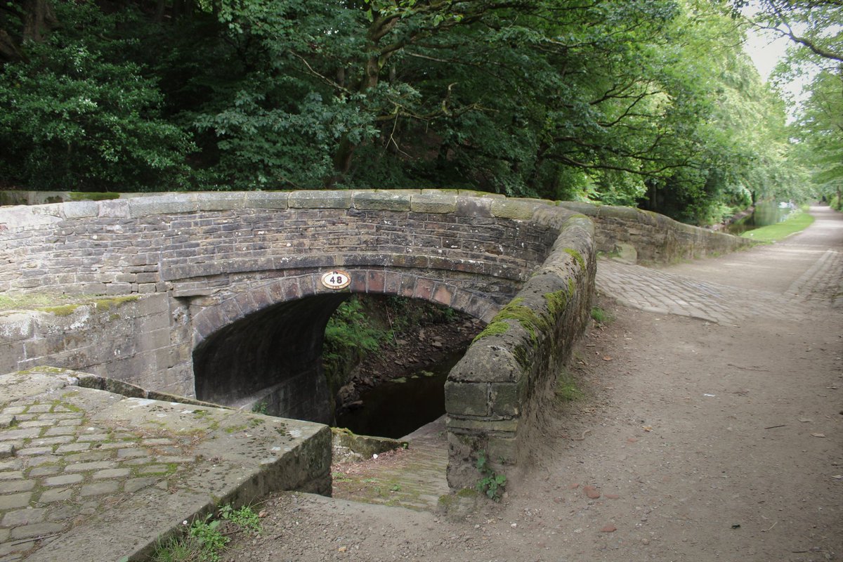 BridgesCanal's tweet image. Shaw Carr Bridge No 48 .. Huddersfield Narrow Canal #Slaithwaite #Huddersfield #Bridge