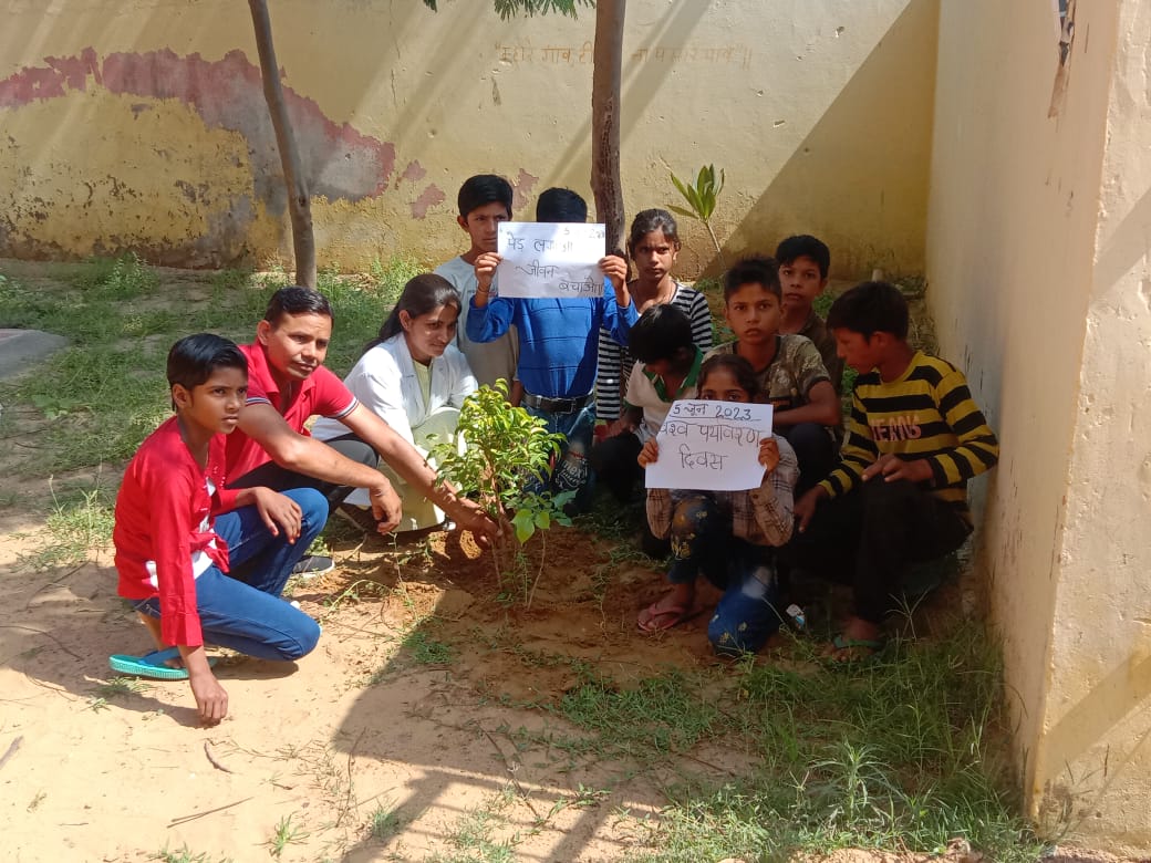 YPRAMAWTARSIKA1's tweet photo. #WorldEnvironmentDay2023 
#dadli 
#hwc_dadli
#piprali 
#sikar
#cmho 
#ayush_seva_sansthan_sikar https://t.co/AaDNKO6zLL