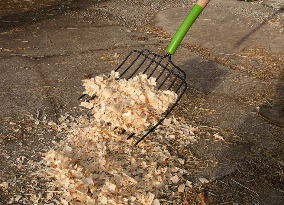 Having the right tool for the job makes all the difference!

We use @AmesTools  rakes for our yard work. 

Check out the feature today:

BeAmericanMade.com/article/ames/

#BeAmericanMade #americanmade #madeinamerica #madeinusa #usamade #americanworkers #amestools