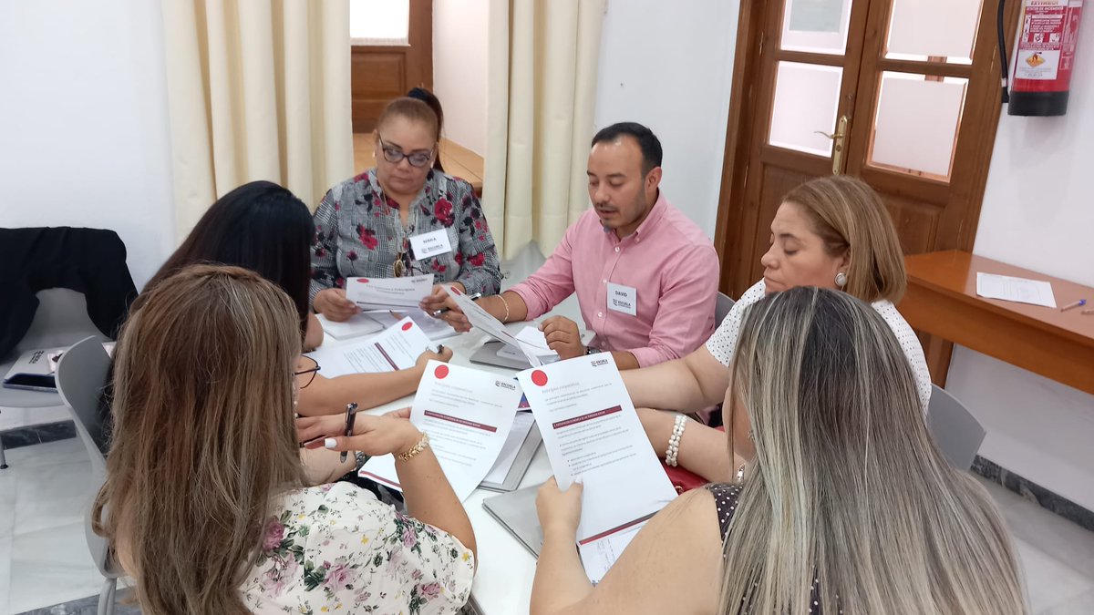 economia_social's tweet photo. Gracias @COOPECENTRO2022 #UniversidaPuertoRico #CentroFélixVarela @CONSUCOOPHN @CorsealH #CDE #CooperativaCOACEHL #CooperativaBancoAtlantida #Cooperativalafarmacéutica #EmbajadadeCuba #MerchantBank
📚DIPLOMADO👉GESTIONAR Y DIRIGIR DESDE EL ADN DE LA ECONOMÍA SOCIAL https://t.co/DaFD2KZwSv