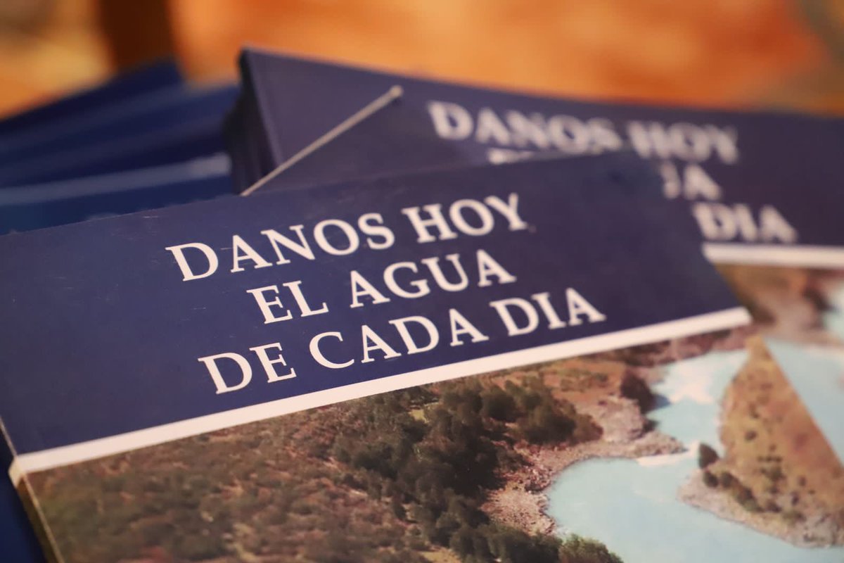 #DíaMundialdelMedioAmbiente 
el delegado Rodrigo Araya, subsecretaria servicios sociales, Francisca Perales y <a href="/MDSAysen/">Seremi de Desarrollo Social y Familia Aysén</a> Karina Acevedo, participan en  "Encuentro de Oración y Acción Socioambiental" del Vicariato Apostólico y Obispo #Aysén Luis Infanti #gobiernodechile