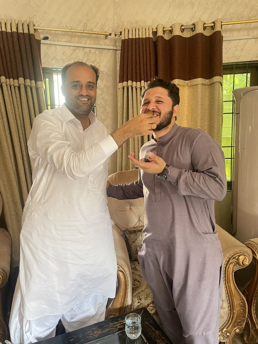 SohailKhanPPP's tweet image. Many Congratulation Mr. @murtazawahab1 &amp;amp; @SalmanAMurad1 BHAI jan on being nominated as Mayor and Deputy Mayor Karachi.
Thank You Chairman @BBhuttoZardari for this great selection ❤️🇱🇾

#MayorKarachi #KarachiBhuttoKa #MurtazaWahab #SalmanAbdullahMurad #PPP #PPPDigital @SaeedGhani1