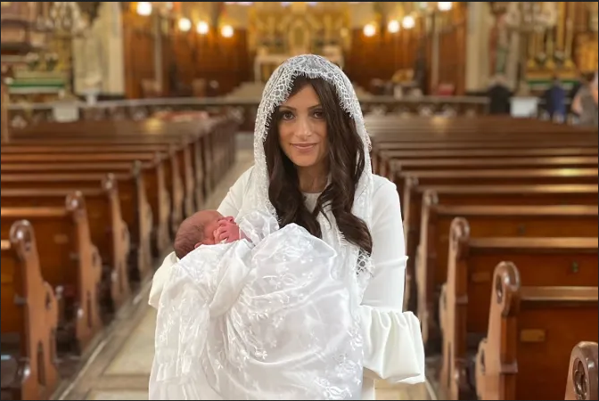 LifeNewsHQ's tweet image. Pregnant Mom Diagnosed With Cancer Rejects Abortion, After Birth Now She’s Cancer-Free buff.ly/3cST0V9