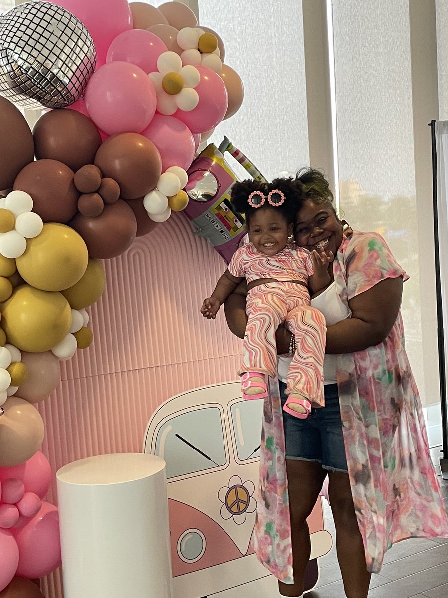 NakitaJayy's tweet image. TWOGroovy🌸