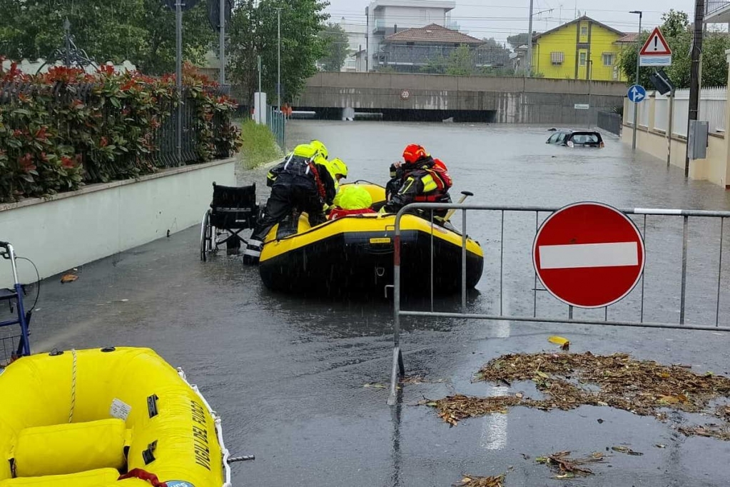 #freeAstroSci #science #CliamteCrisis #ClimateChange #ClimateStrike #ClimateActionNow #ClimateEmergency #italy #research #twiff #WorldEnvrionmentDay #Sustainability The Growing Threat of Extreme Weather Events in Italy: Urgent Actions Needed freeastroscience.com/2023/06/the-gr…