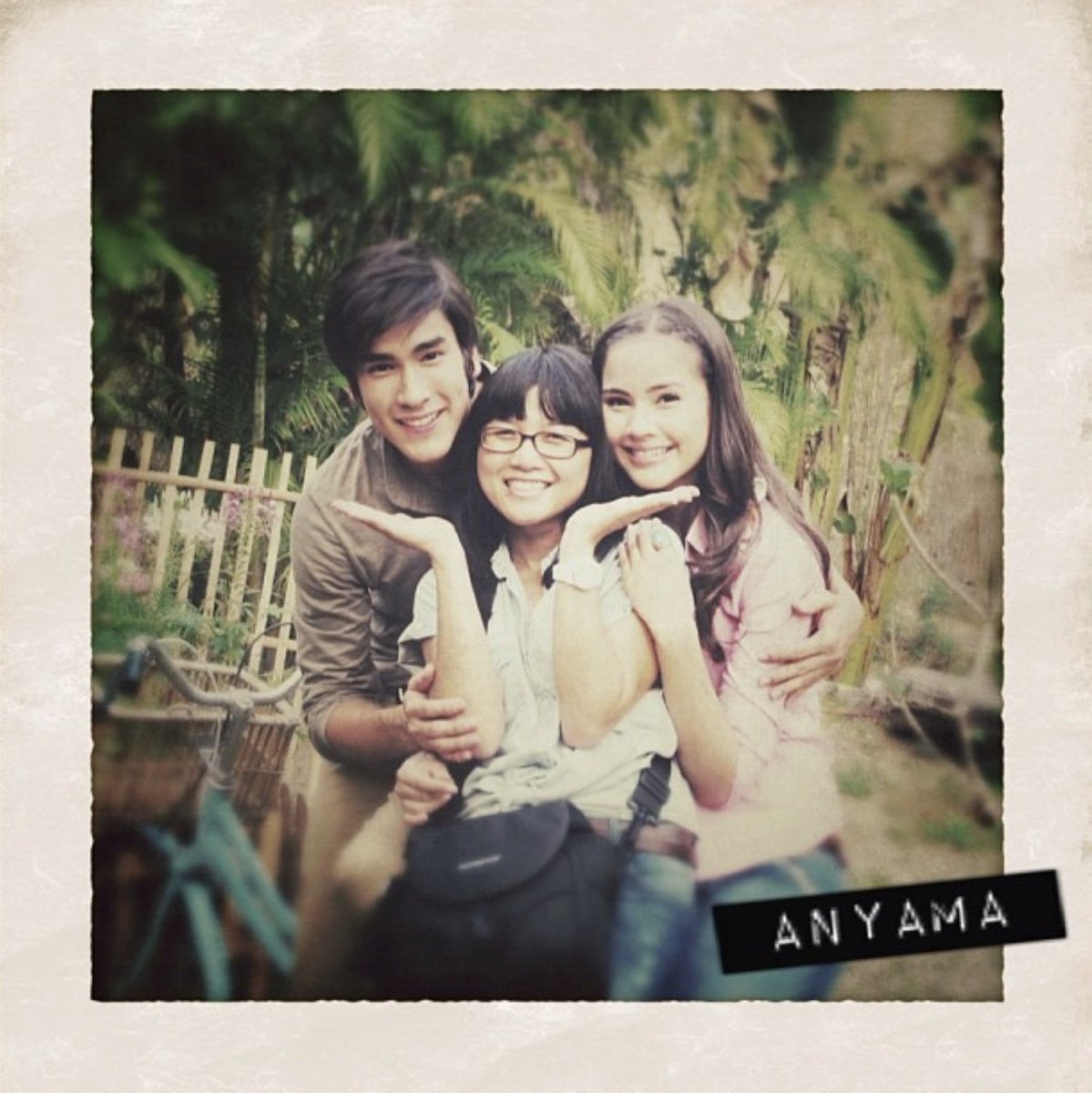 amm_anyama's tweet photo. 11 ปีผ่านไป ชั้นร้องไห้ได้ยัง (เมิงร้องไปแล้ว! 😭)
เรามองดูเค้าแบบใกล้ๆบ้าง ห่างๆบ้าง ผ่านการทำงานบ้าง ผ่านเรื่องราวส่วนตัวบ้าง หลายอย่างเปลี่ยนแต่สิ่งนึงที่ไม่เคยเปลี่ยนเลยคือนอกจากเด็กสองคนนี้จะให้เกียรติและใส่ใจคนรอบตัวเสมอแล้วเขายังให้เกียรติและเคารพซึ่งกันและกันมาตลอดจริงๆ เป็นความรักที่ใครๆก็ร่วมยินดีเหมือนเราได้เติบโตไปพร้อมๆกับพวกเขาจริงๆ 
#ณเดชน์ญาญ่า