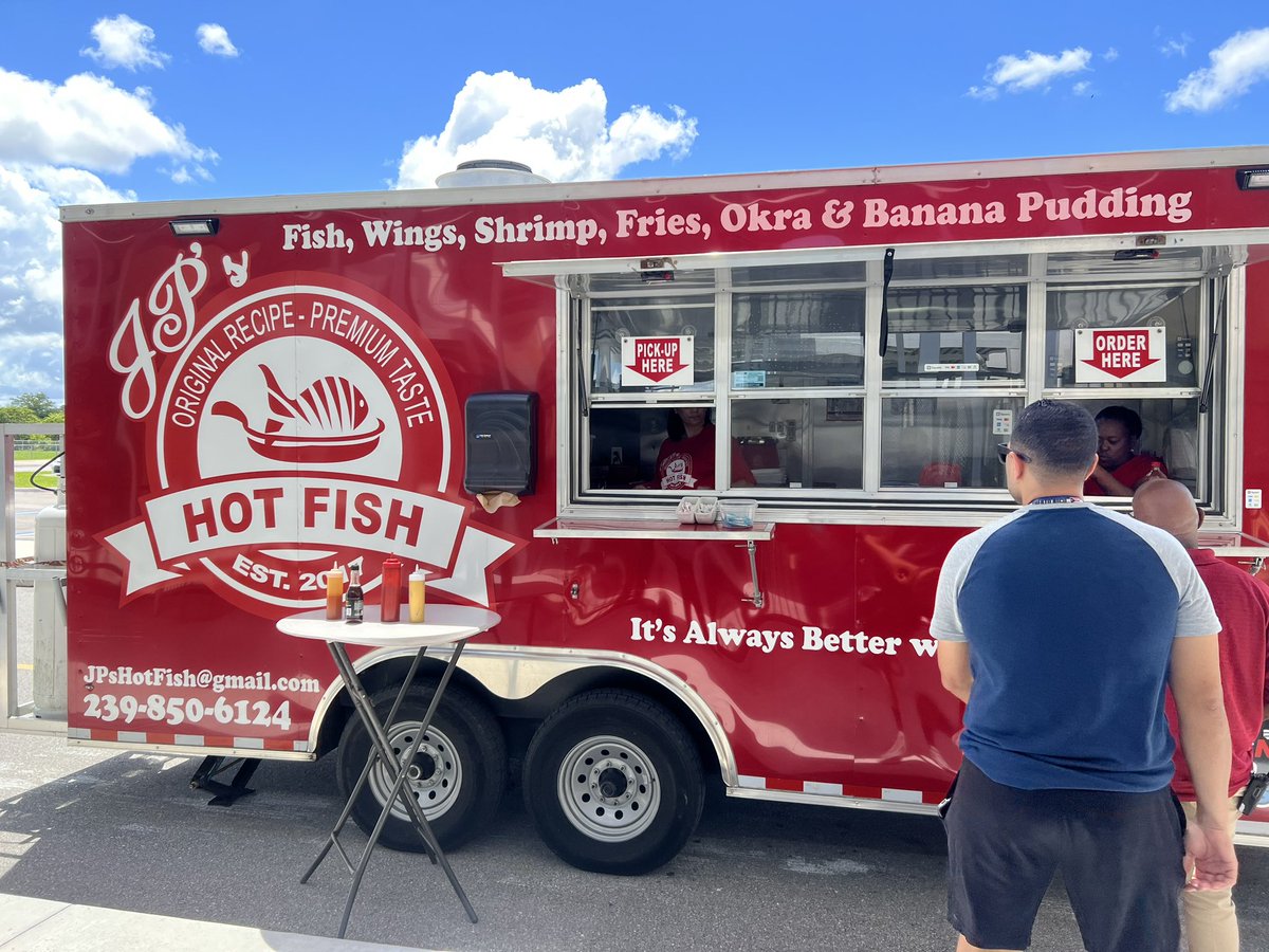 LehighMiddle's tweet photo. Thank you to the Bruin Administration team for providing lunch to the teachers and staff to celebrate the end of the school year! Shoutout to JP Hot Fish Food Truck-

#Bruins #LehighMiddle https://t.co/wBq2zpeo2V