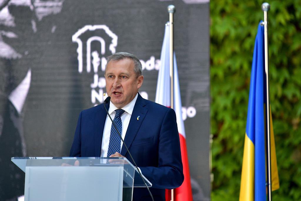 W niedziele, 4 czerwca, we Wrocławiu odebrałem Nagrodę Jana Nowaka-Jeziorańskiego za rozbudowę i wzmocnienie partnerstwa polsko-ukraińskiego. 

Dziękuję Kapitule Nagrody za tak wysokie wyróżnienie które będzie jeszcze bardziej mobilizować do dalszej pracy w tym kierunku.