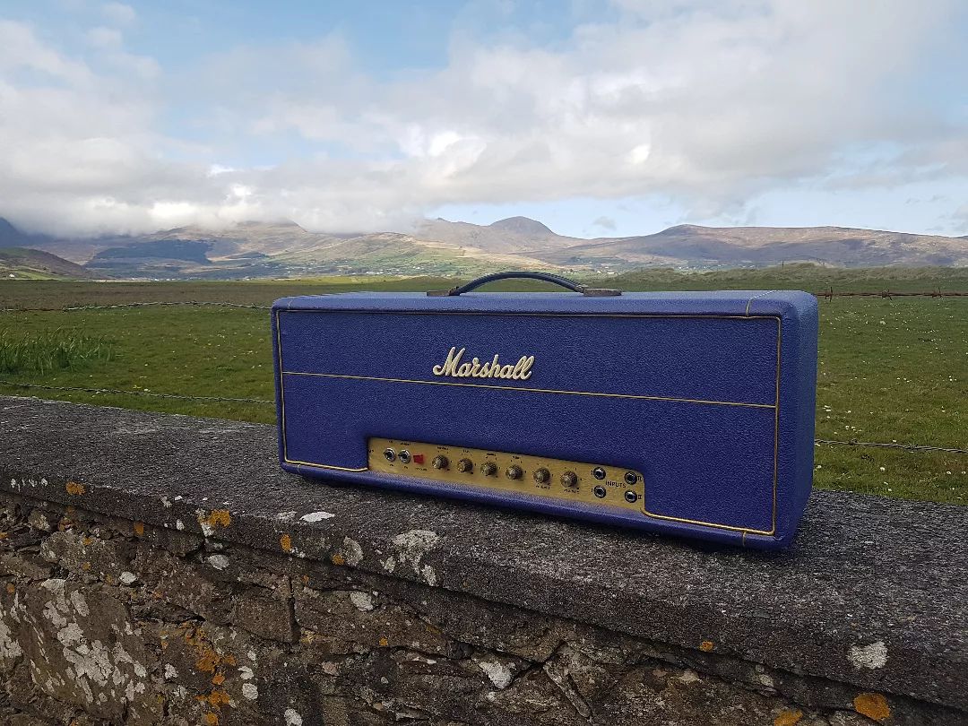 Out on tour on a Monday 🚐🔥 

Find out more about our Handwired range here
marshall.com/amps/products/…

📸:@kacper_k_official 

#Liveformusic
