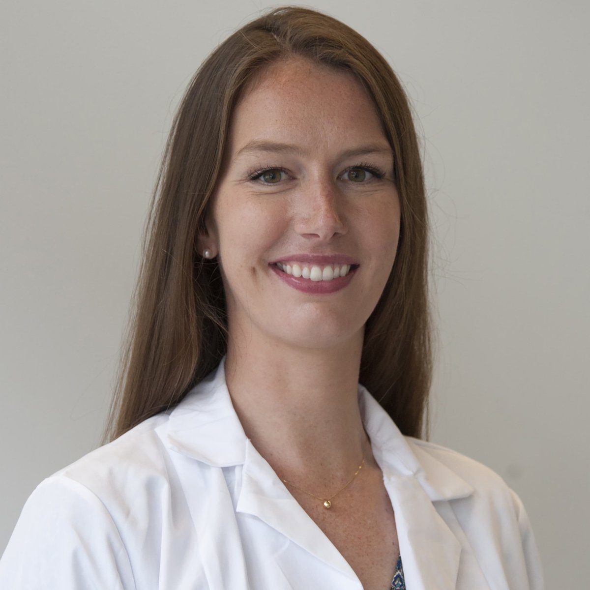 Congratulations to Dr. Hope Caughron who was recognized with the Department of Medicine Clinical Fellow Award. Voted on by @UCSF medicine residents, this award is given to one fellow across all different divisions who exemplifies great teaching. @UCSFMedicine #WIC @UCSF_CVfellows