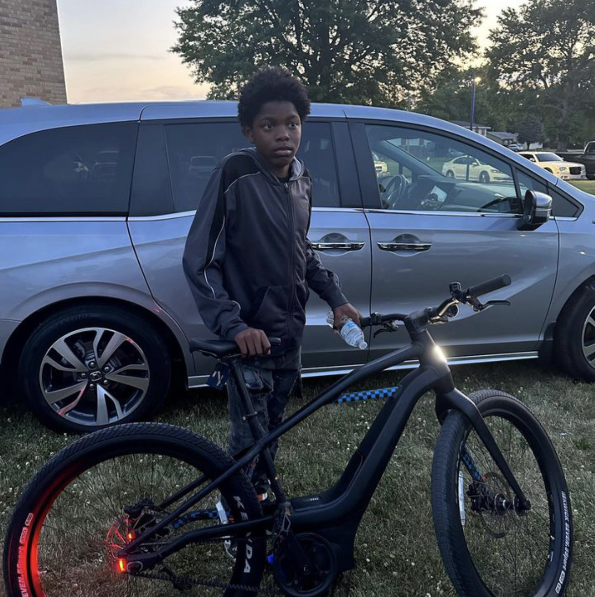 At the Bommarito Automotive Group, we love to give back to the community. Xavier Jones WALKED for 2.5 hours to his 8th grade graduation! That dedication is one of the many reasons we decided to partner with the <a href="/TAFoundation72/">Terron Armstead Foundation</a> and gift Xavier and his family a new mini-van.