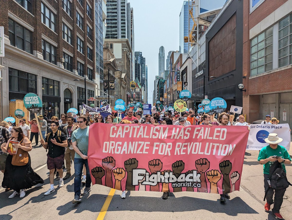 CanadaMarxists's tweet image. Fightback at the Enough is Enough rally and march this weekend!

#toronto #labour #onlab #socialist #Fightback #socialistfightback #enoughisenough #ofl #ontariofederationoflabour #union #unionstrong