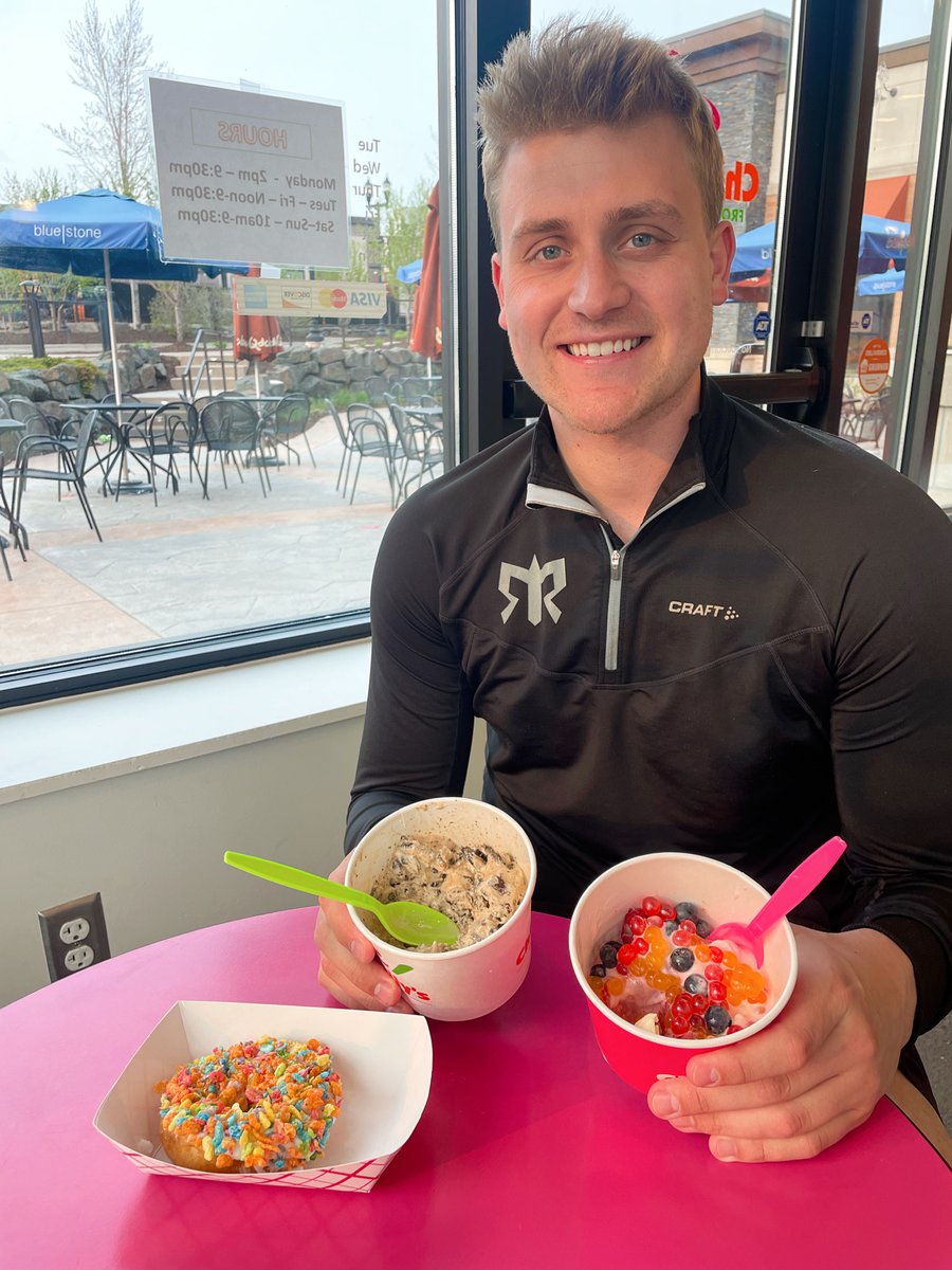BlueStoneDuluth's tweet photo. Treating ourselves at the Shops at BlueStone! 🍦🍩
-
We have everything from Chilly Billy's to Qdoba! 😋
-
✨Click here to learn more about living at BlueStone✨: https://t.co/oyPmuJvTdz
-
#BlueStoneLofts #ShopsAtBluestone #DuluthMN #BlueStoneLiving #Sweet https://t.co/OQwM8JjRmK