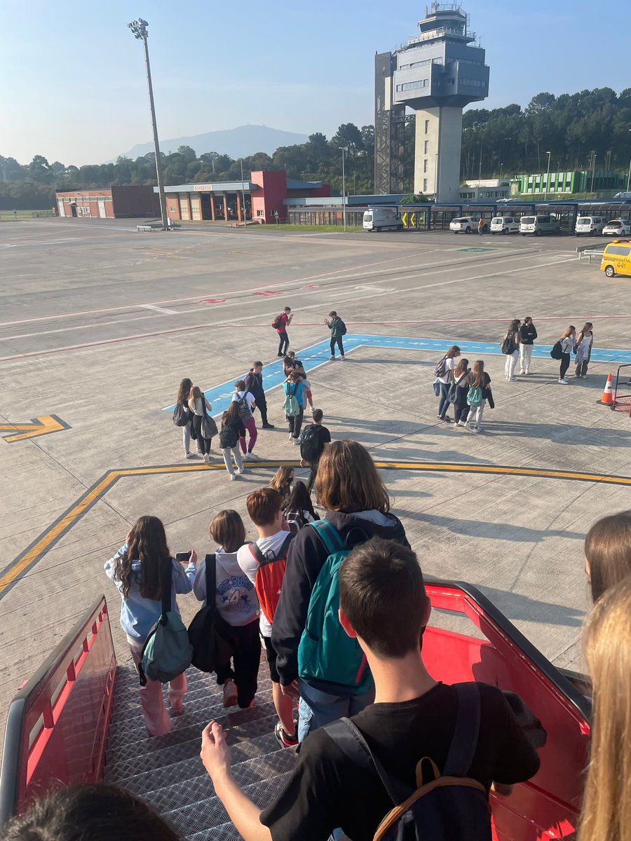 MarguesSi's tweet photo. Ja tenim el nostre alumnat de 4t d’ESO de viatge de final de curs a Cantàbria! Després de la primera presa de contacte al matí, a la tarda gaudint d’unes fantàstiques vistes des del Pechón #ESO #viatgefidecurs #lesma https://t.co/PiQP09ArYB