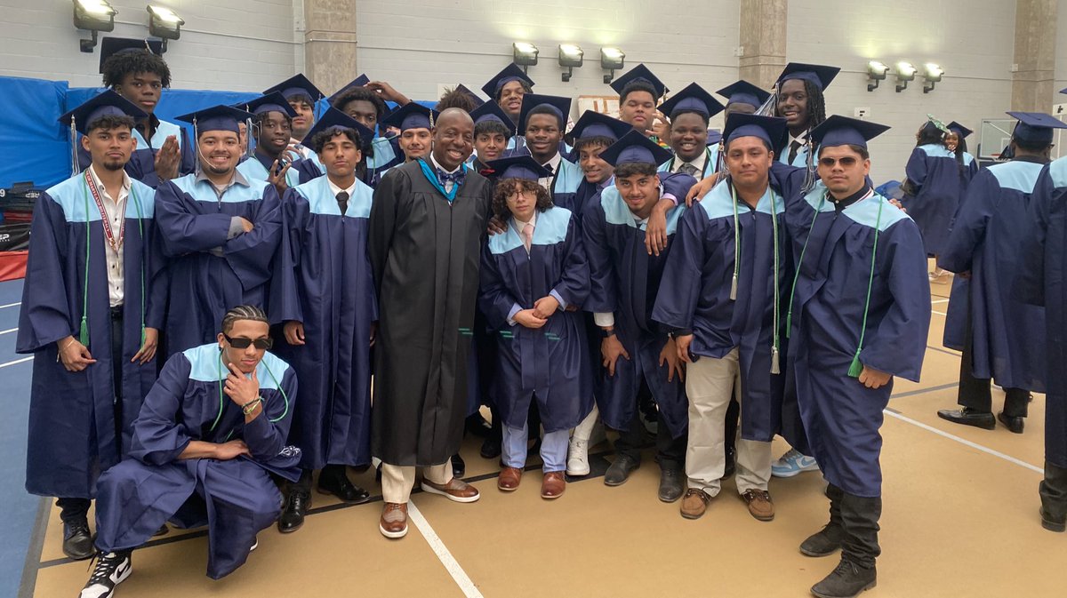 Clarksburg HS 🐺 tweet media