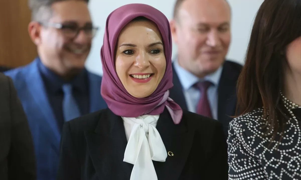 Kış günü açan bir kır çiçeği gibi Ailemize hoş geldiniz Sayın Bakanım <a href="/Mahi_Nur/">Mahi_Nur</a> 
#ABEPDER
<a href="/tcailesosyal/">T.C. Aile ve Sosyal Hizmetler Bakanlığı</a> 
<a href="/RTErdogan/">Recep Tayyip Erdoğan</a>
<a href="/EmineErdogan/">Emine Erdoğan</a>
#MahinurBakanımHayırlıOlsun